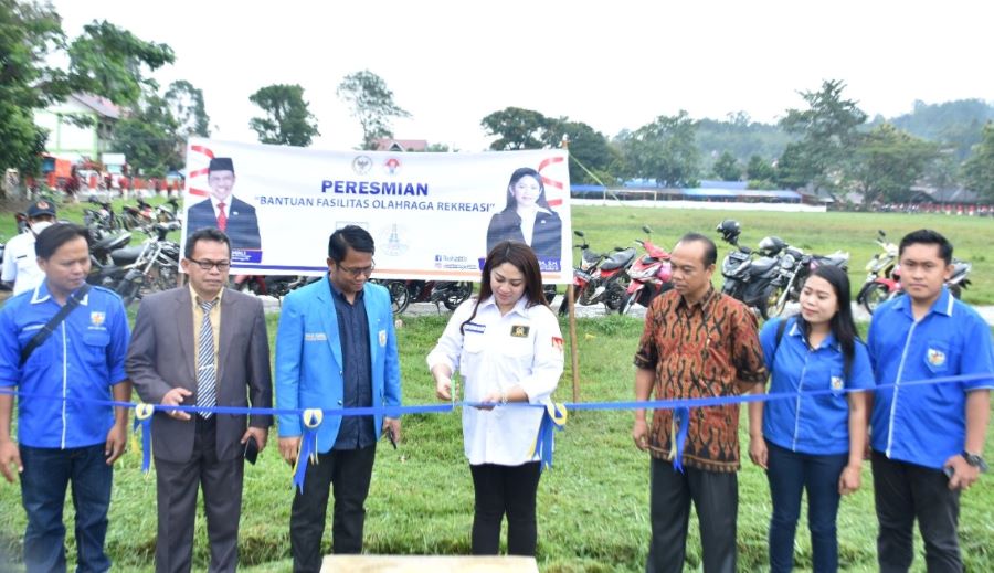 Eva Rataba Resmikan Fasilitas Fitnes di Toraja  Utara